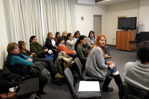 Funcionarios médicos y no médicos participaron de presentación de Informe de Difusión de Manual Clínico